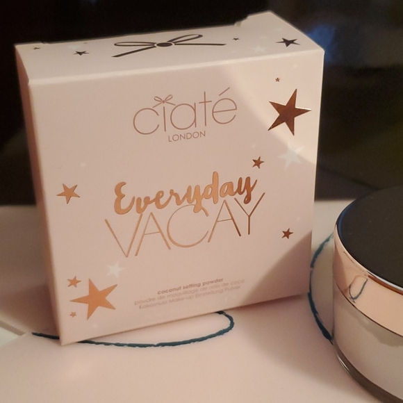CIATE EVERYDAY VACAY SETTING POWDER - Picture 3 of 3
